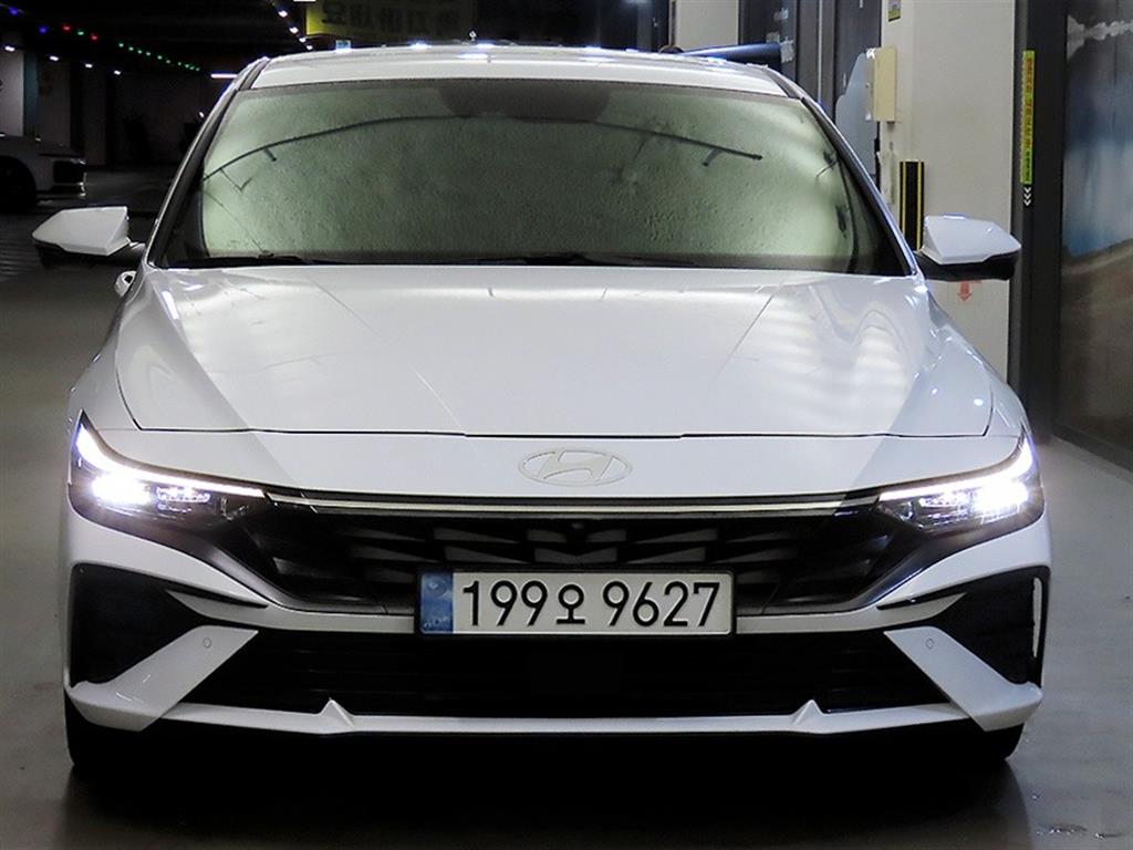 HYUNDAI Avante - Vista 2