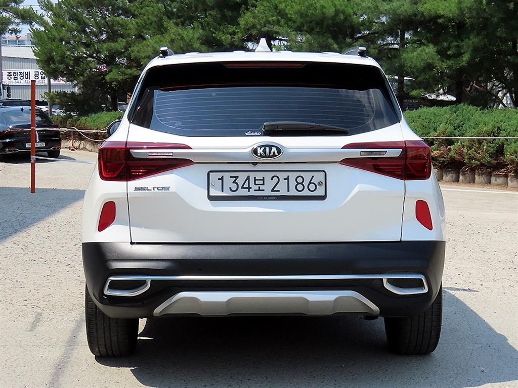 KIA Seltos - Vista 4