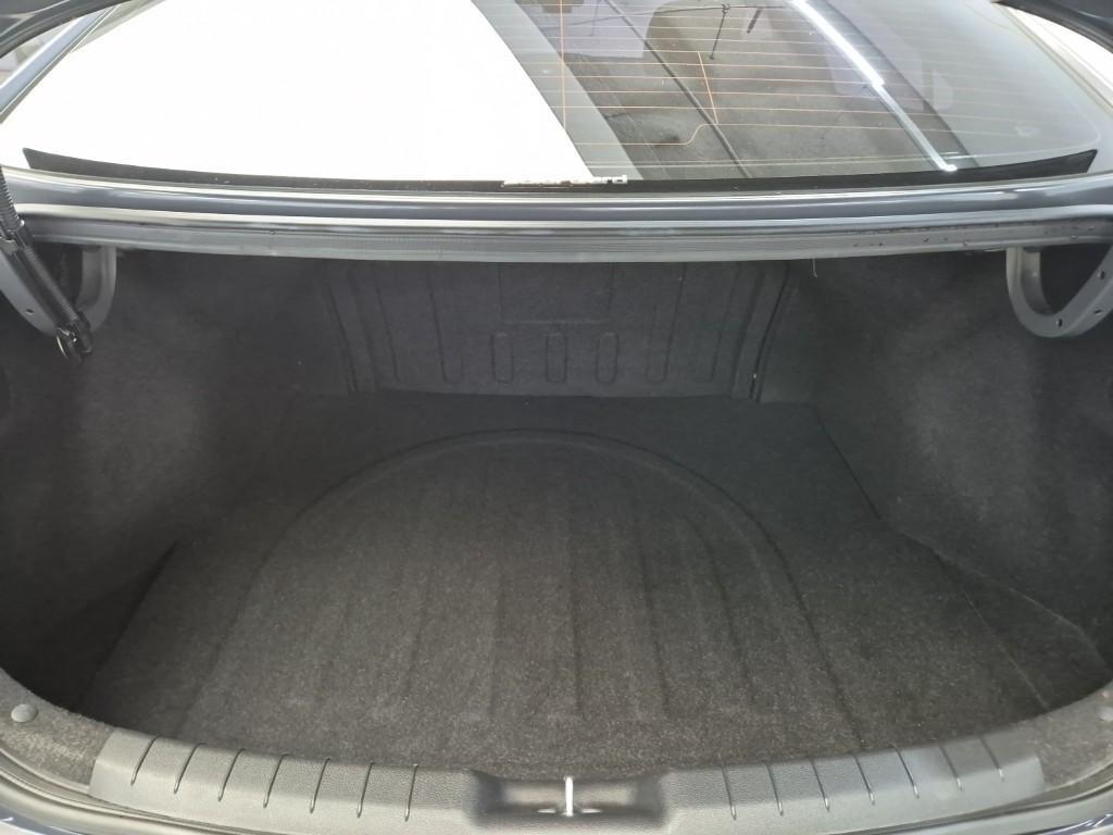 HYUNDAI Avante - Vista 10