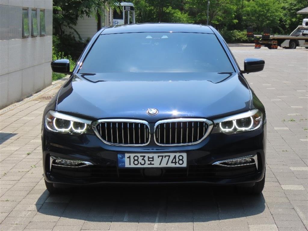 BMW 5 Series 2018 Azul - Importación desde Corea - HF Imports Iquique - Foto 1