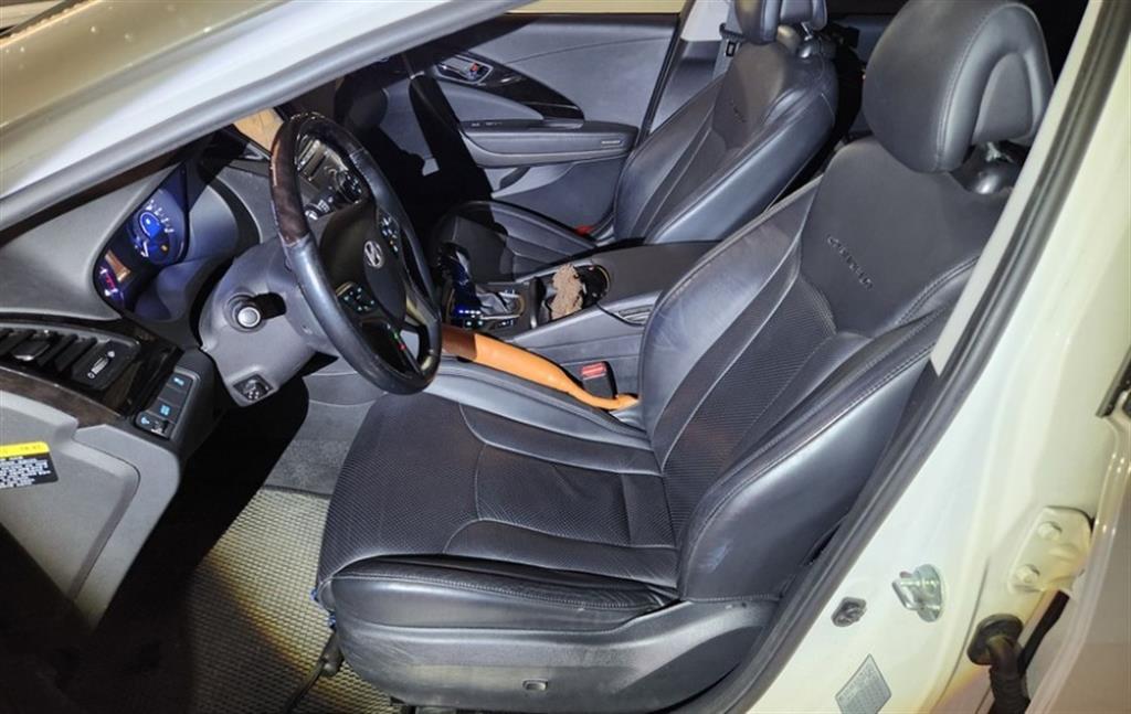 HYUNDAI Grandeur - Vista 8