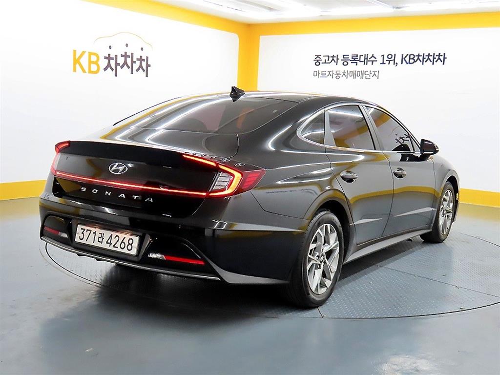 HYUNDAI Sonata - Vista 4
