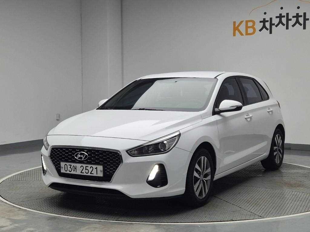 HYUNDAI i30 2018 Blanco - Importación desde Corea - HF Imports Iquique - Foto 1