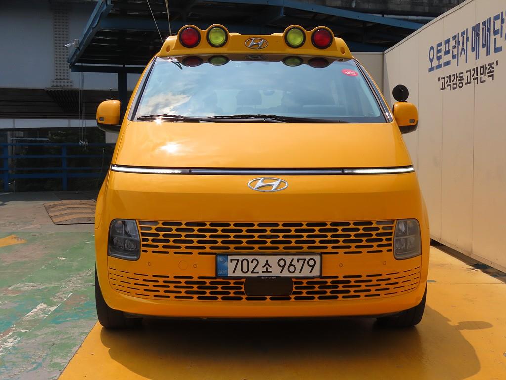 HYUNDAI Staria - Vista 2