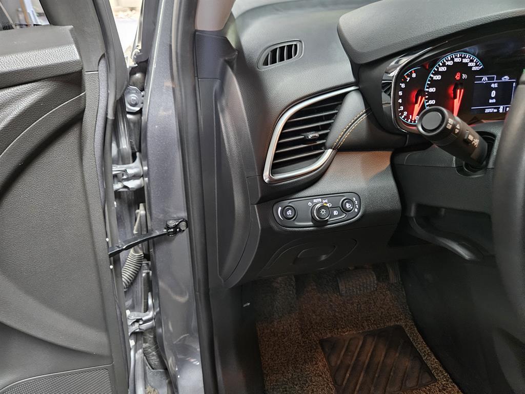 Chevrolet Trax 2019 Gris - Importación desde Corea - HF Imports Iquique - Foto 18