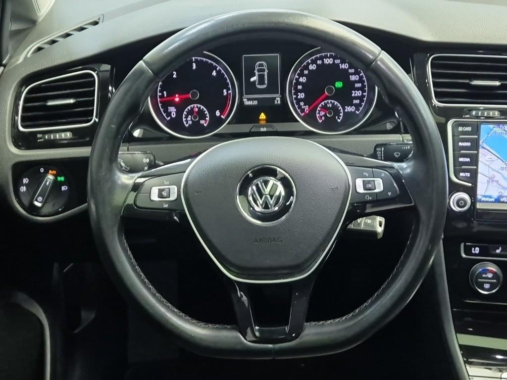 Volkswagen Golf - Vista 9