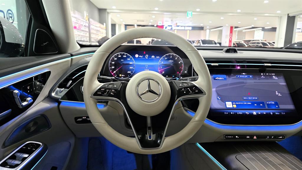 Mercedes Benz E class - Vista 12