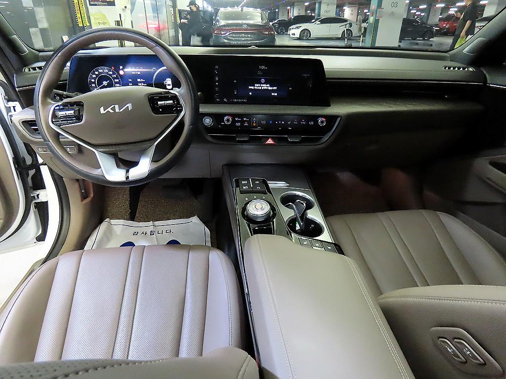 KIA K8 - Vista 10