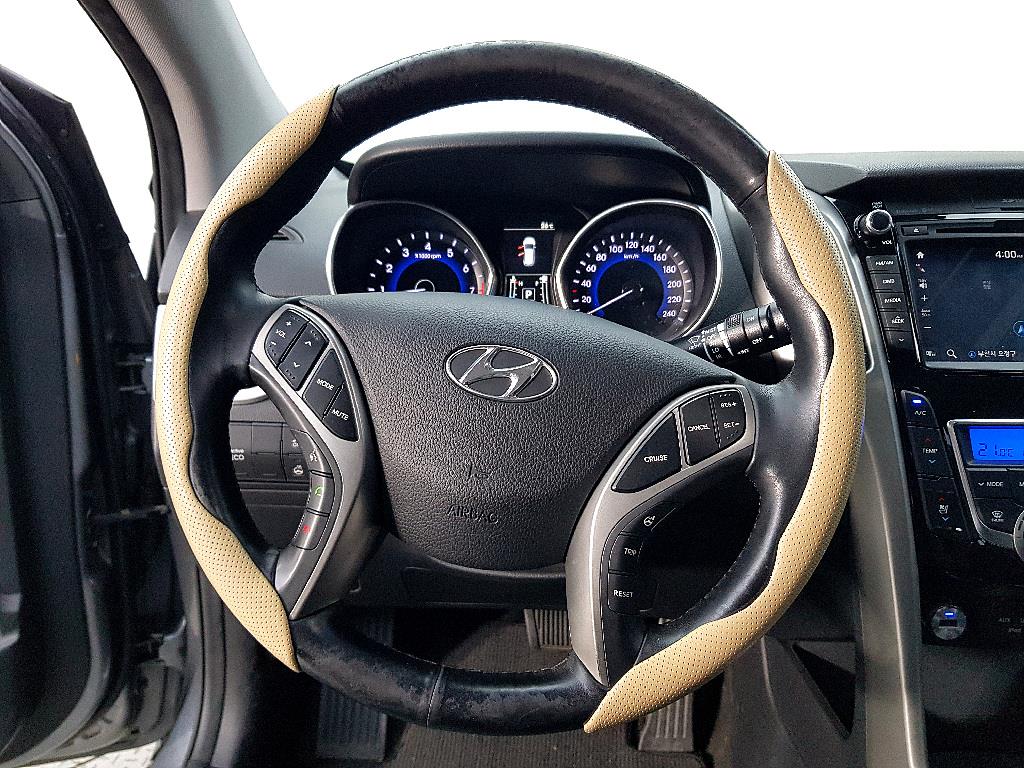HYUNDAI i30 2016 Plateado - Importación desde Corea - HF Imports Iquique - Foto 13