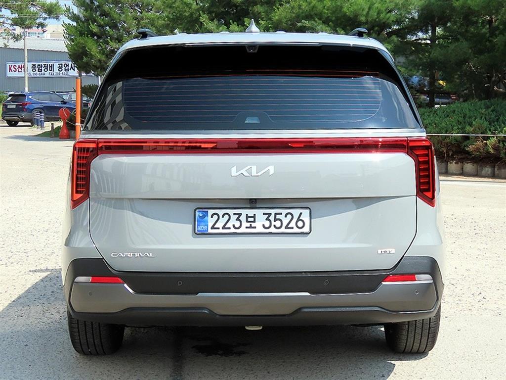 KIA Carnival - Vista 4