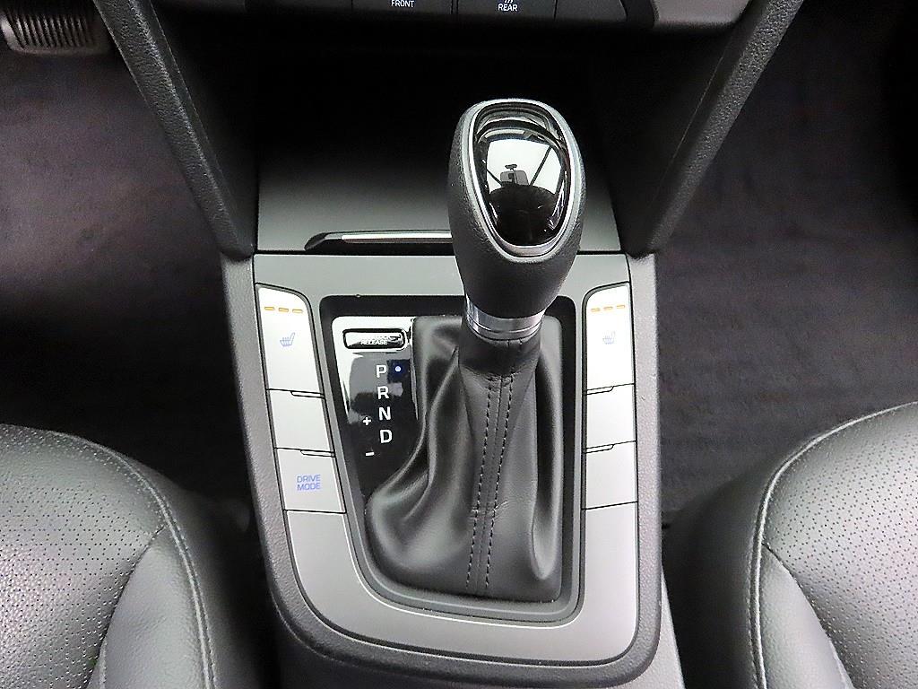 HYUNDAI Avante - Vista 10