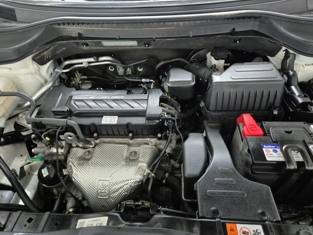 Ssangyong Tivoli - Vista 5
