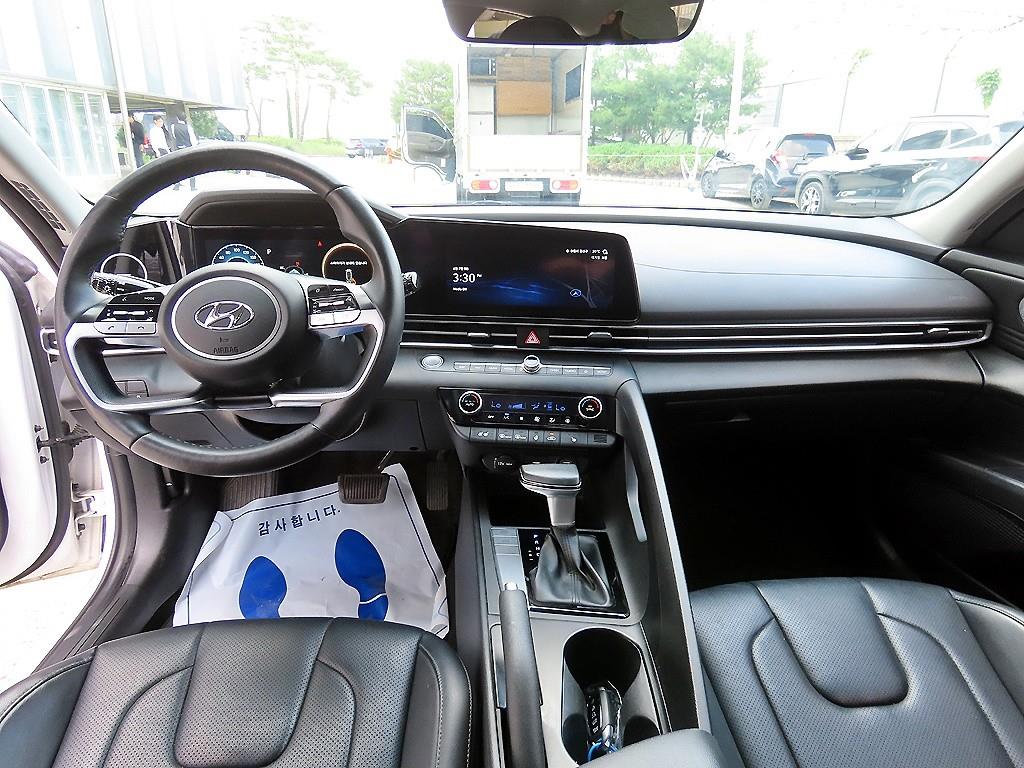 HYUNDAI Avante - Vista 7