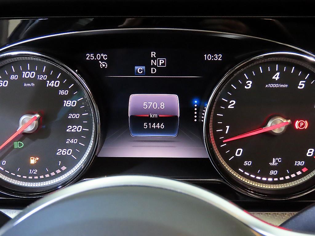 Mercedes Benz E class - Vista 9