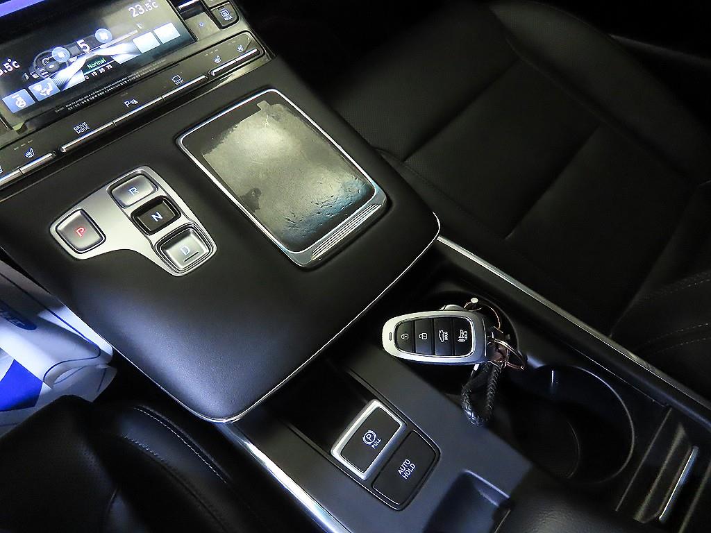 HYUNDAI Grandeur - Vista 12
