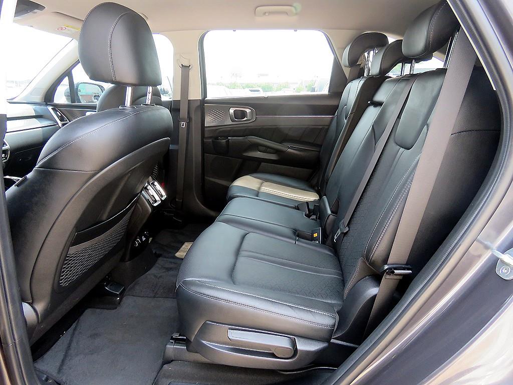 KIA Sorento - Vista 8