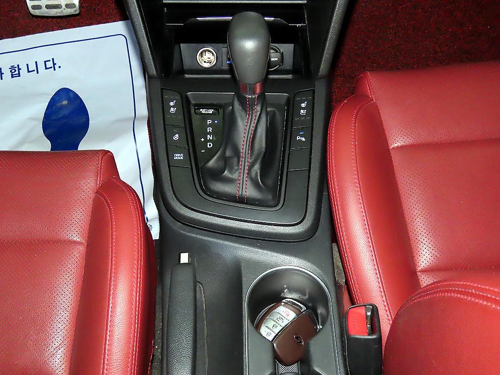 HYUNDAI Avante - Vista 12