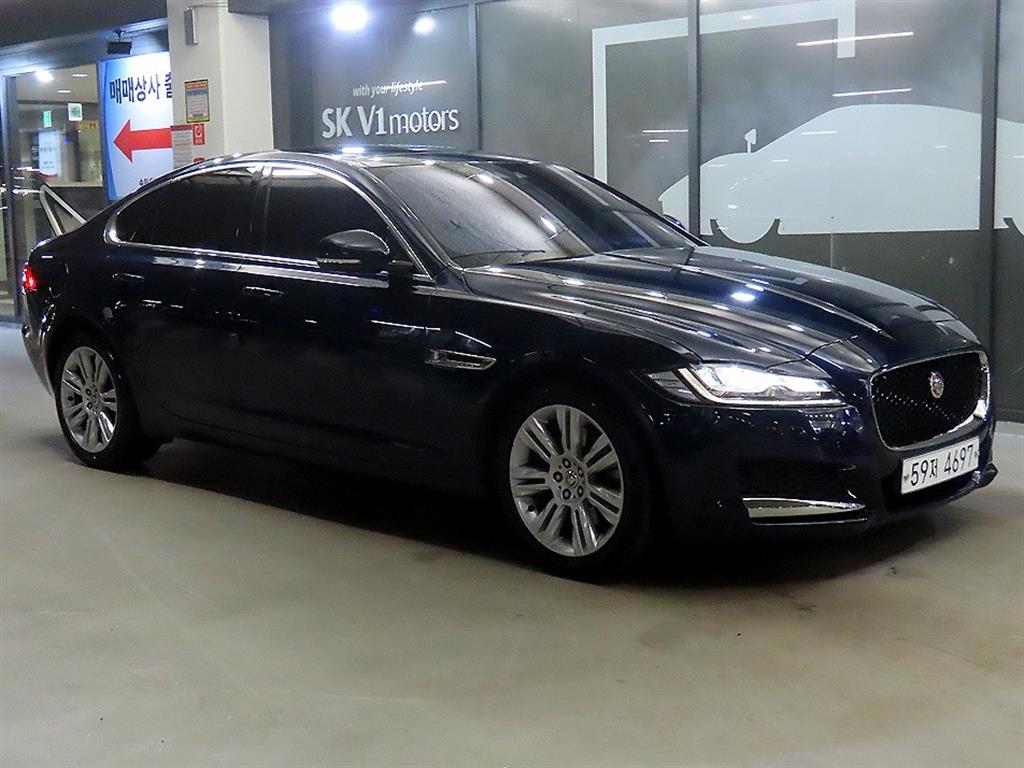 Jaguar XF 2017 Azul - Importación desde Corea - HF Imports Iquique - Foto 1
