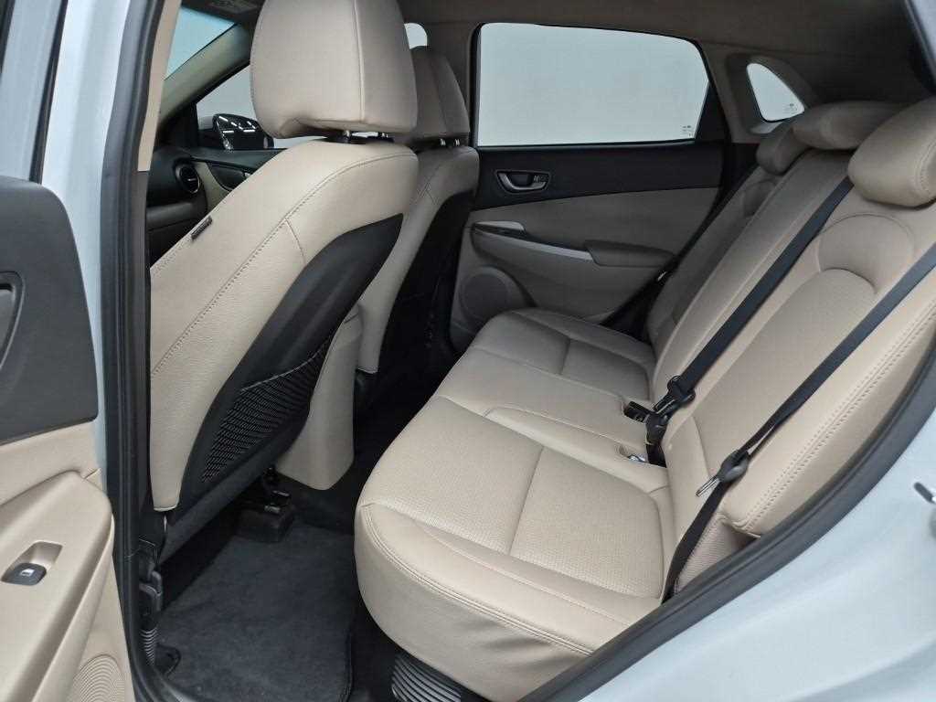 HYUNDAI Kona - Vista 12