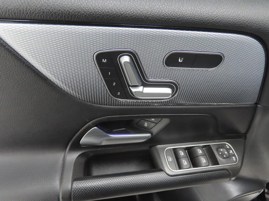 Mercedes Benz GLB Class - Vista 9