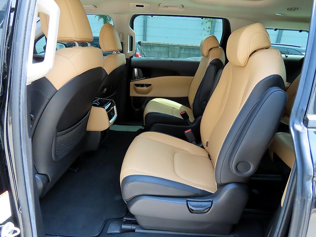 KIA Carnival - Vista 6