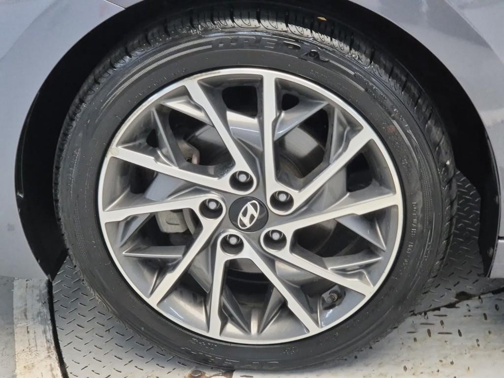 HYUNDAI Avante - Vista 11