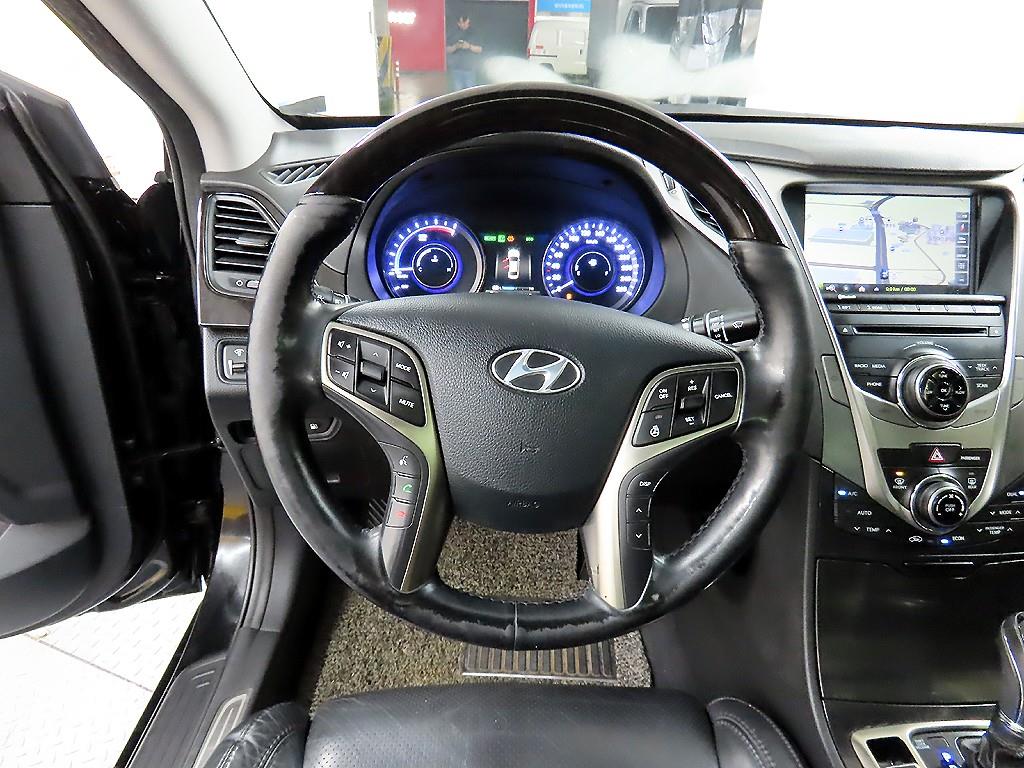 HYUNDAI Grandeur - Vista 9