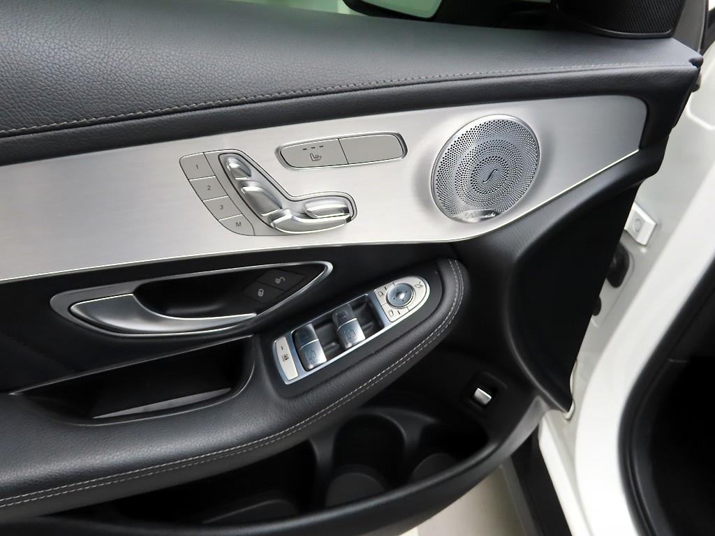 Mercedes Benz GLC Class - Vista 12