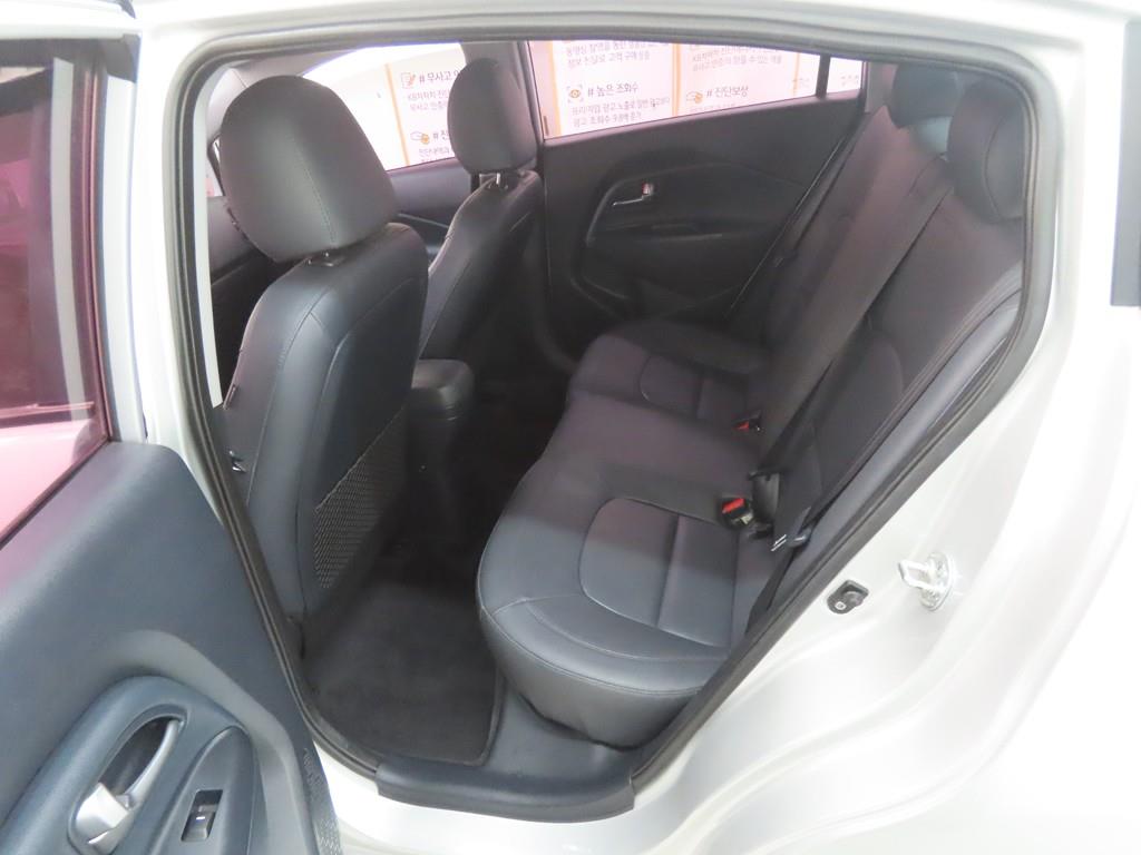 KIA Pride - Vista 6