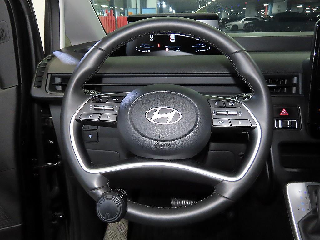 HYUNDAI Staria - Vista 8