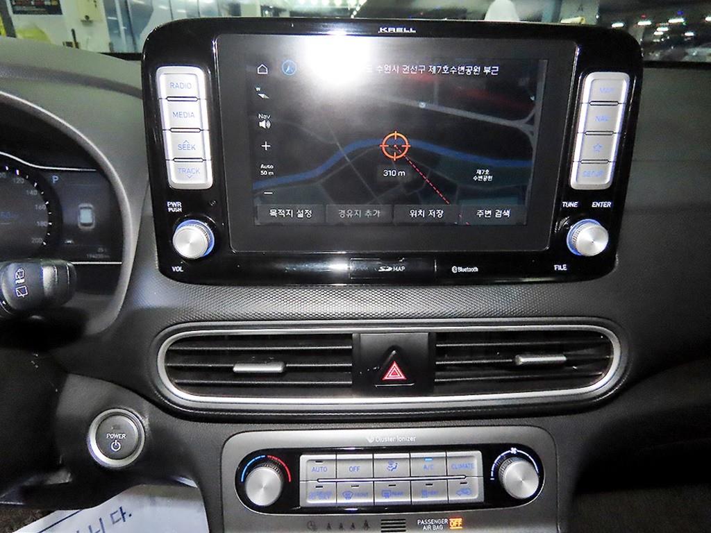HYUNDAI Kona - Vista 11