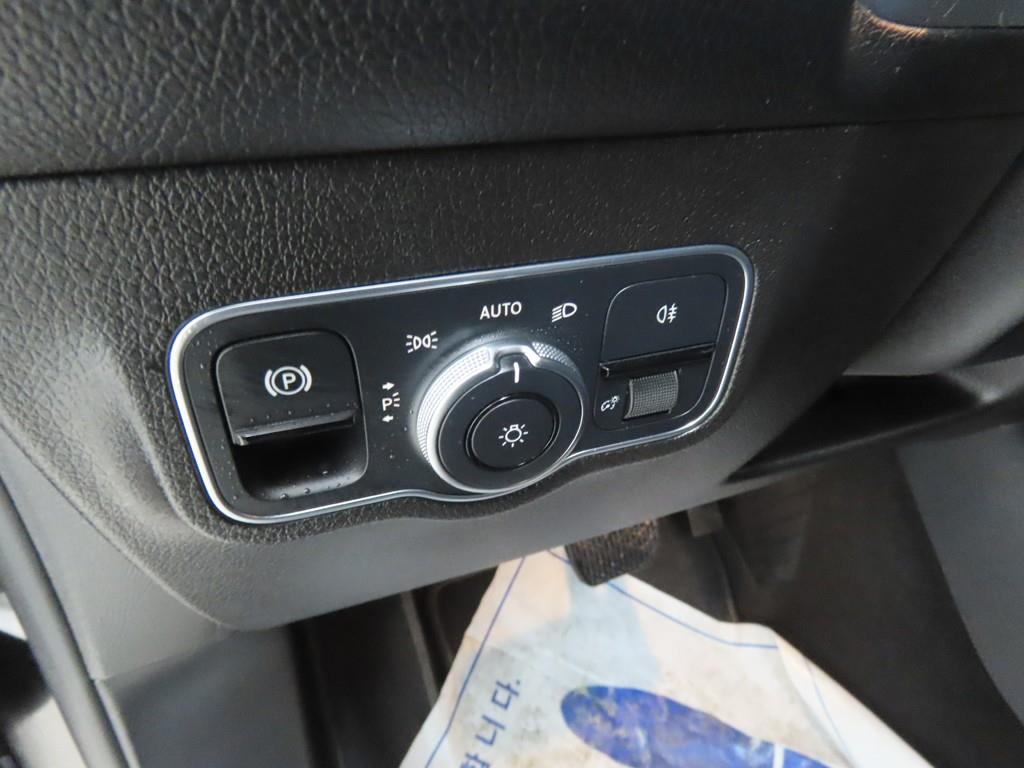 Mercedes Benz GLB Class - Vista 10