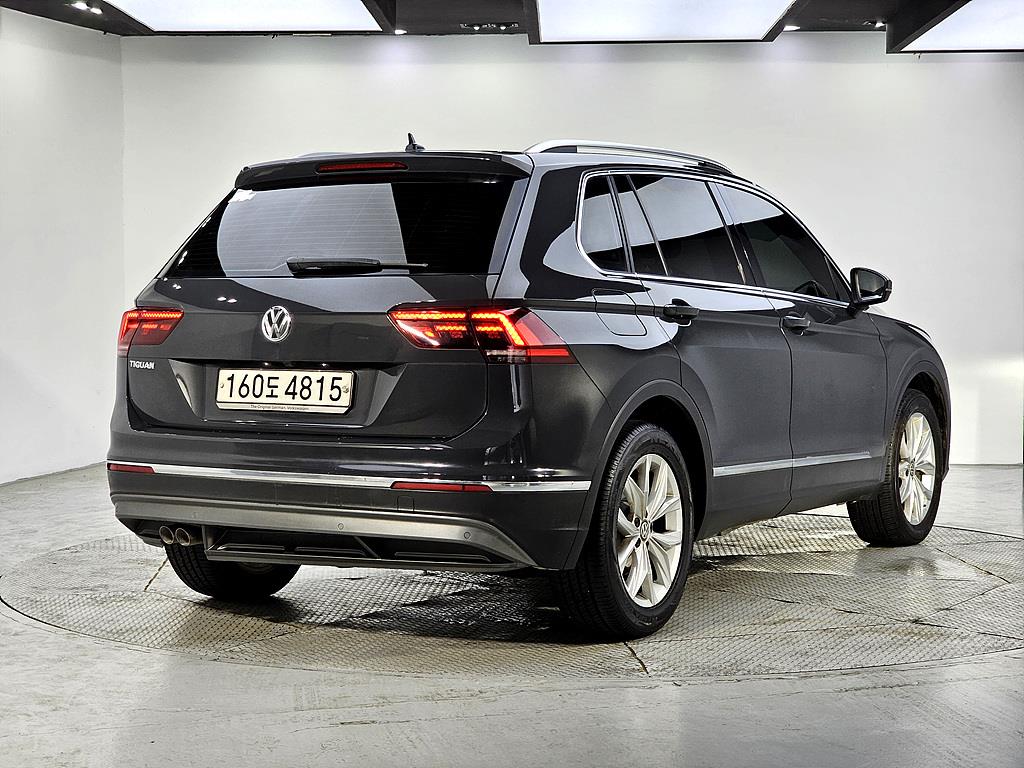 Volkswagen Tiguan - Vista 4