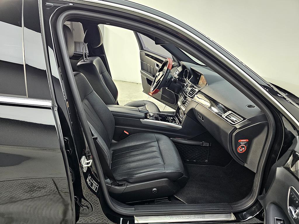 Mercedes Benz E class - Vista 11