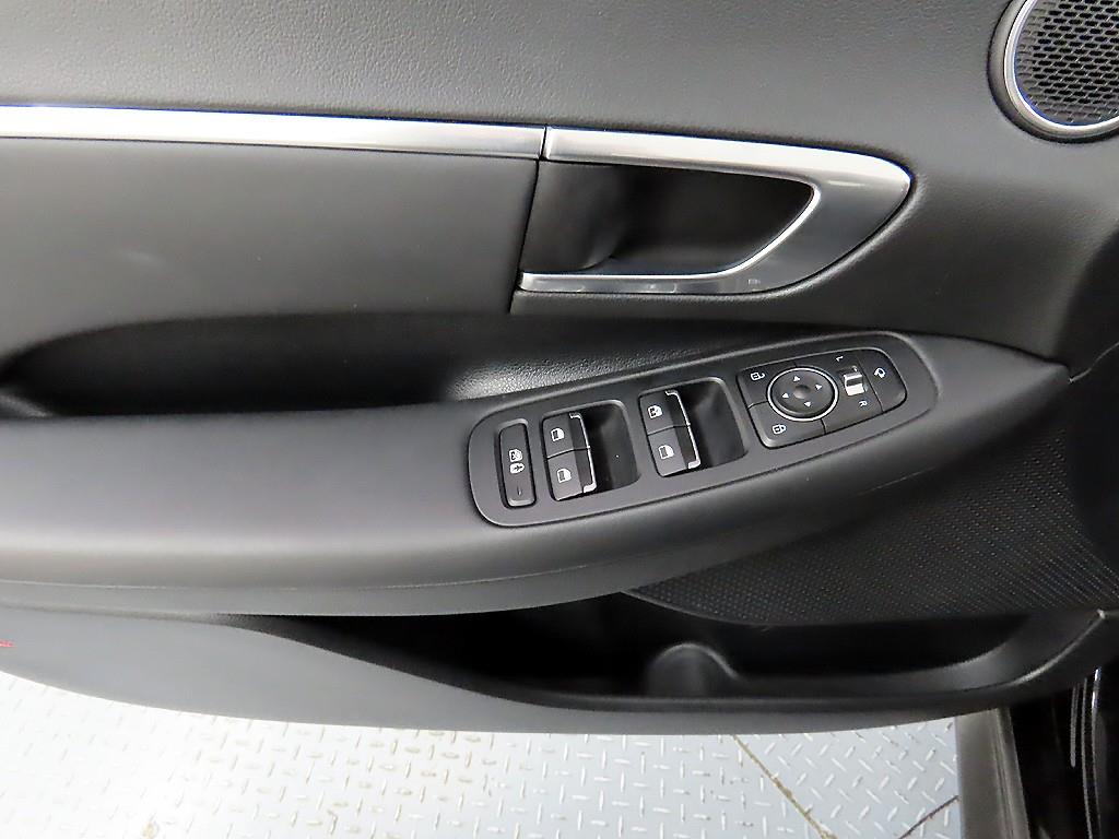HYUNDAI Sonata - Vista 11