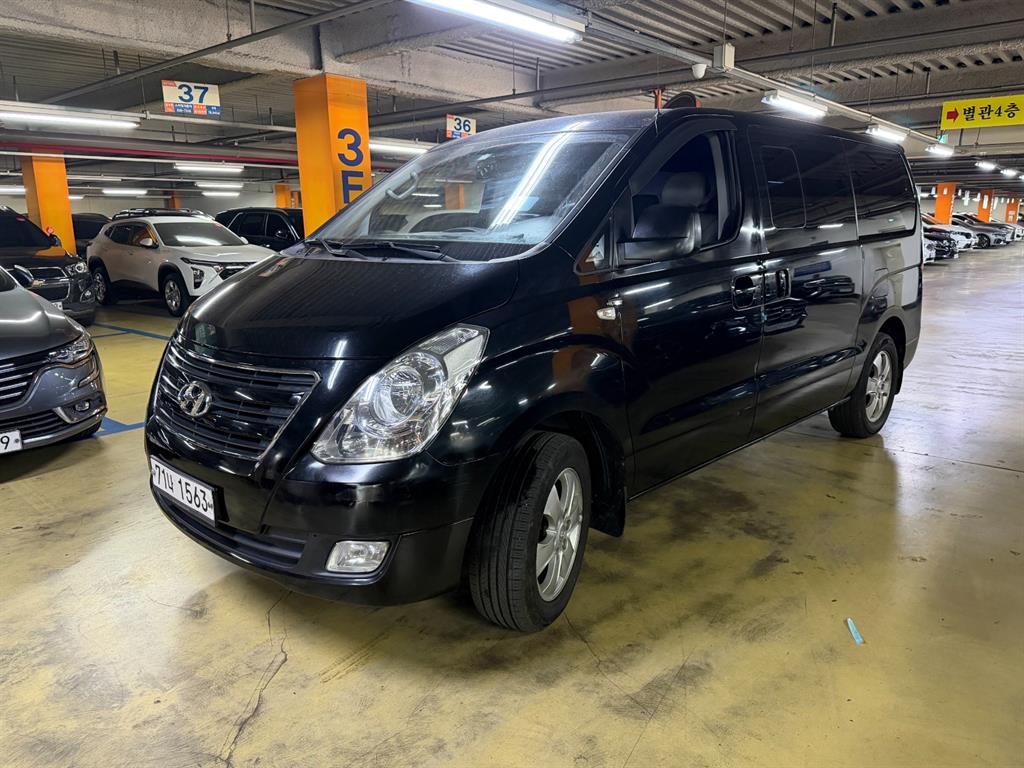 HYUNDAI Starex 2017 Negro - Importación desde Corea - HF Imports Iquique - Foto 1