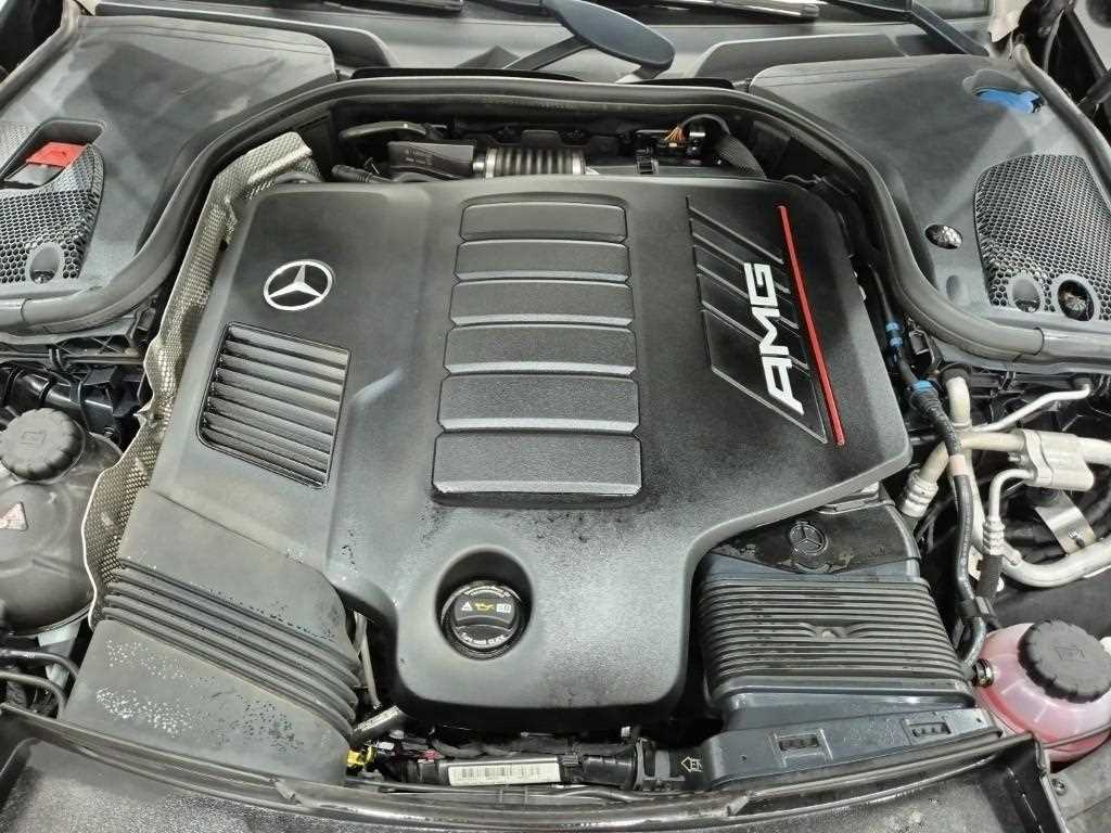 Mercedes Benz AMG GT - Vista 5