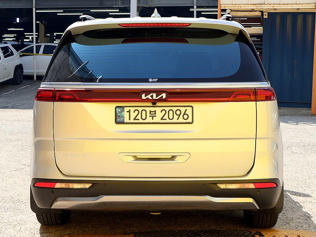 KIA Carnival - Vista 5
