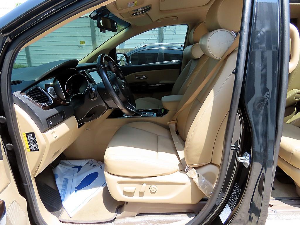 KIA Carnival - Vista 5