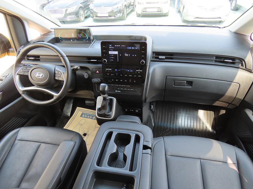 HYUNDAI Staria - Vista 5