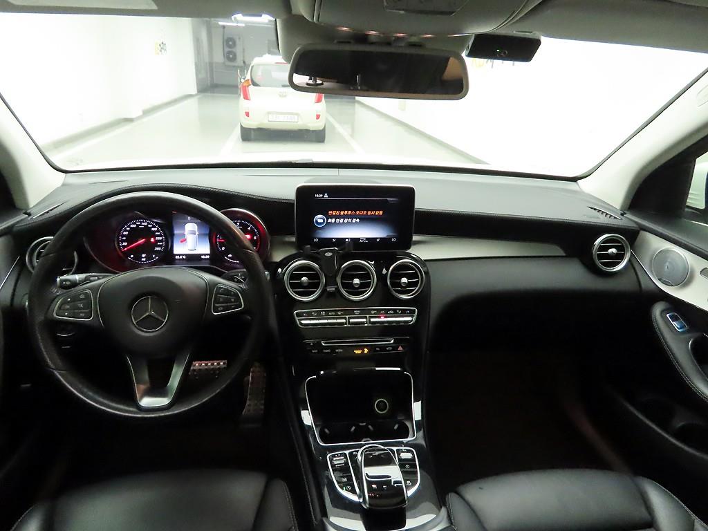 Mercedes Benz GLC Class - Vista 6