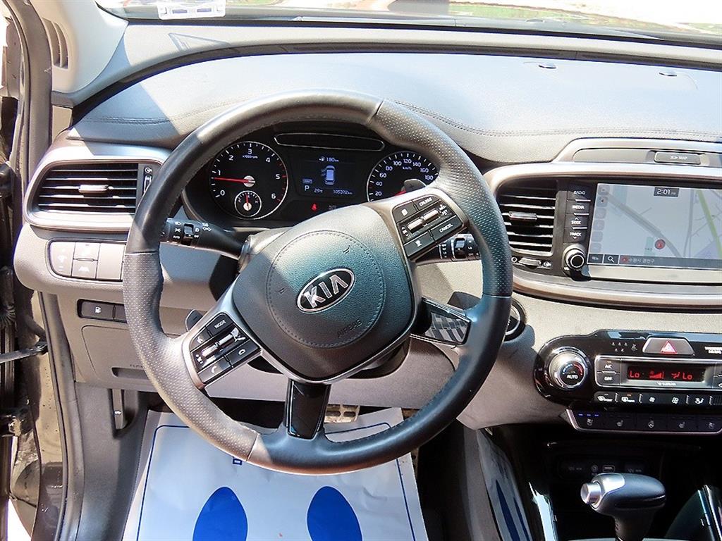 KIA Sorento - Vista 8