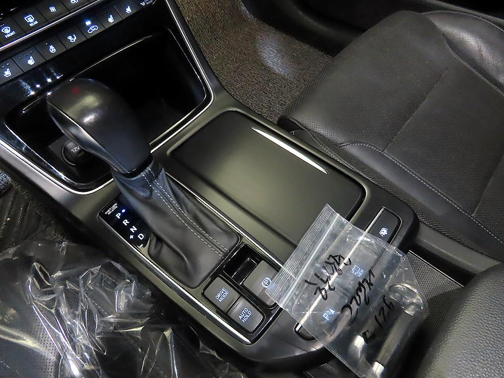 HYUNDAI Grandeur - Vista 12