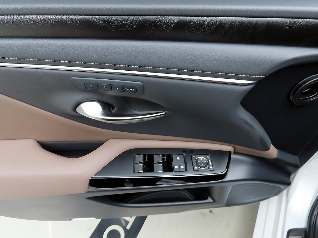 Lexus ES - Vista 11
