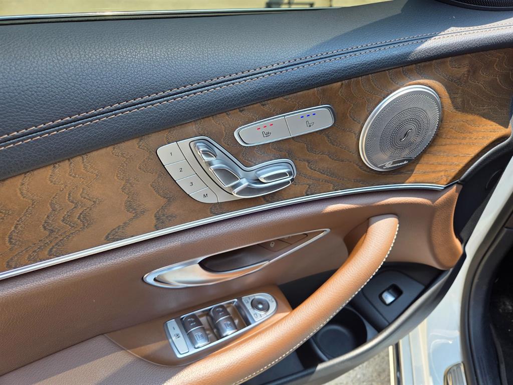 Mercedes Benz E class - Vista 8