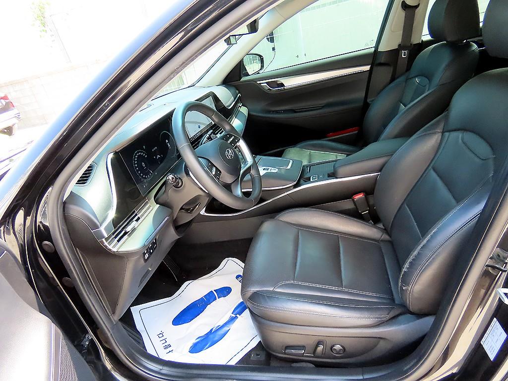 HYUNDAI Grandeur - Vista 5