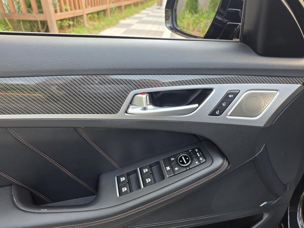 Genesis G80 - Vista 8