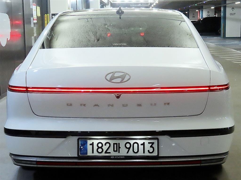 HYUNDAI Grandeur - Vista 5
