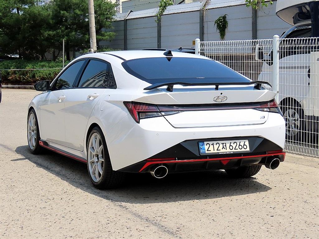 HYUNDAI Avante - Vista 3