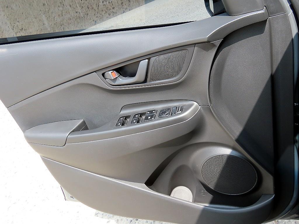 HYUNDAI Kona - Vista 11